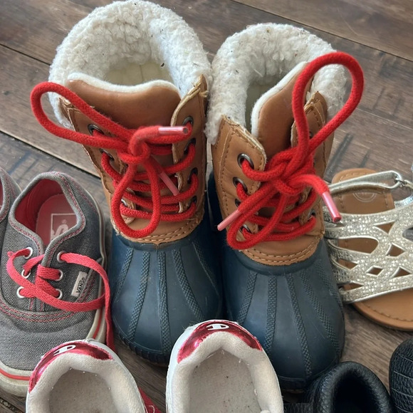 Kids Shoes! One Low Price takes them all! Variety of styles and sizes - Picture 7 of 8